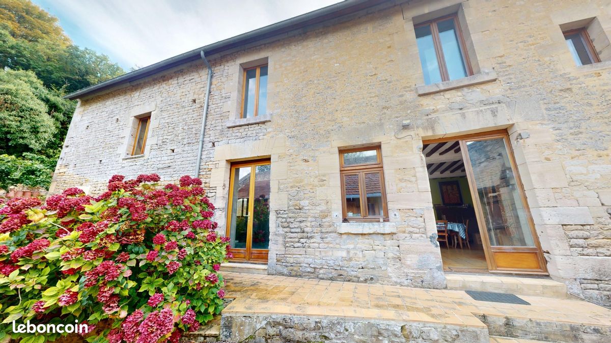 Maison 6 pièces 170 m² · à Creully sur Seulles · 170 m² · 304 500 €