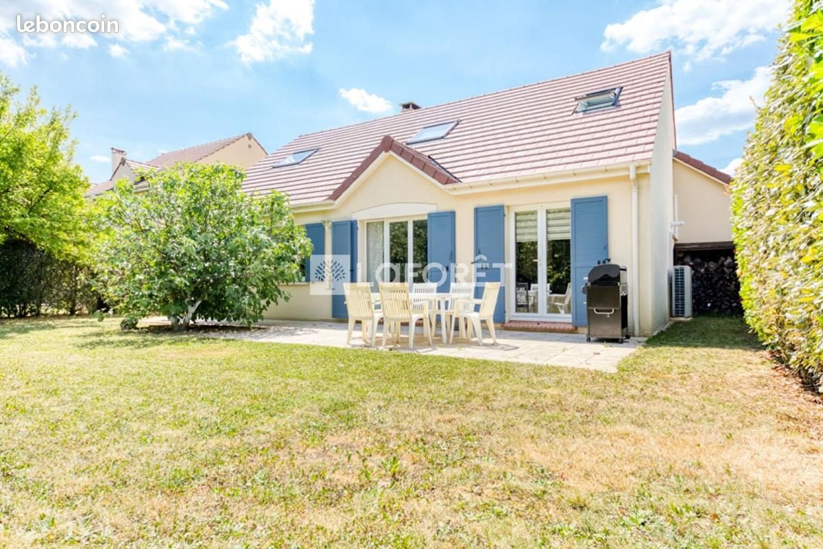 Maison 8 pièces 137 m² · à Roissy-en-Brie · 137 m² · 499 900 €