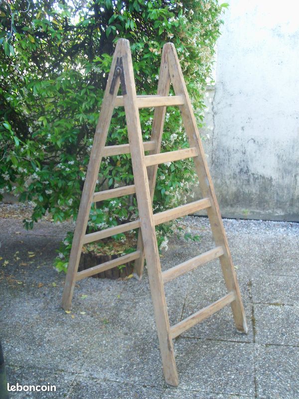 Escabeau bois ancien (image 1)