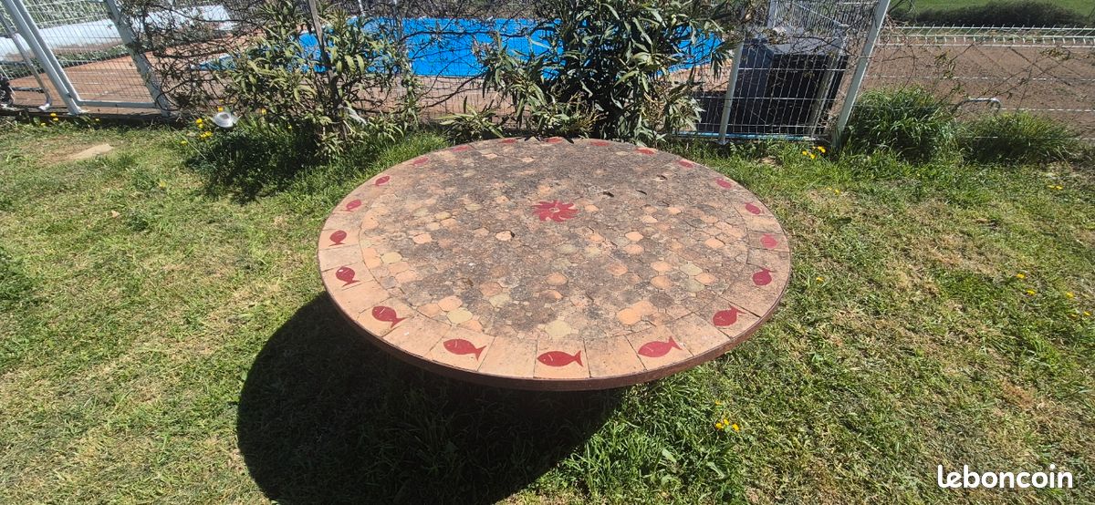 Table ronde fer forgée a retaper (image 1)