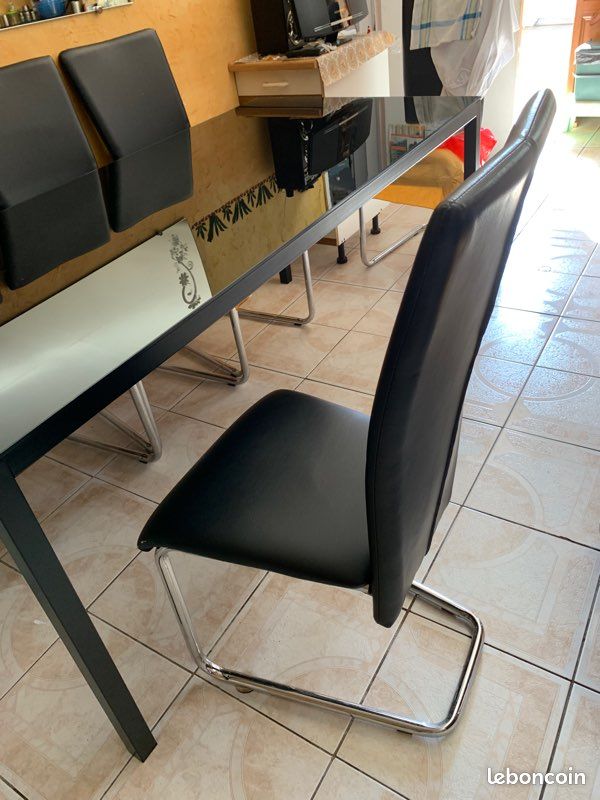 Table en verre (image 2)