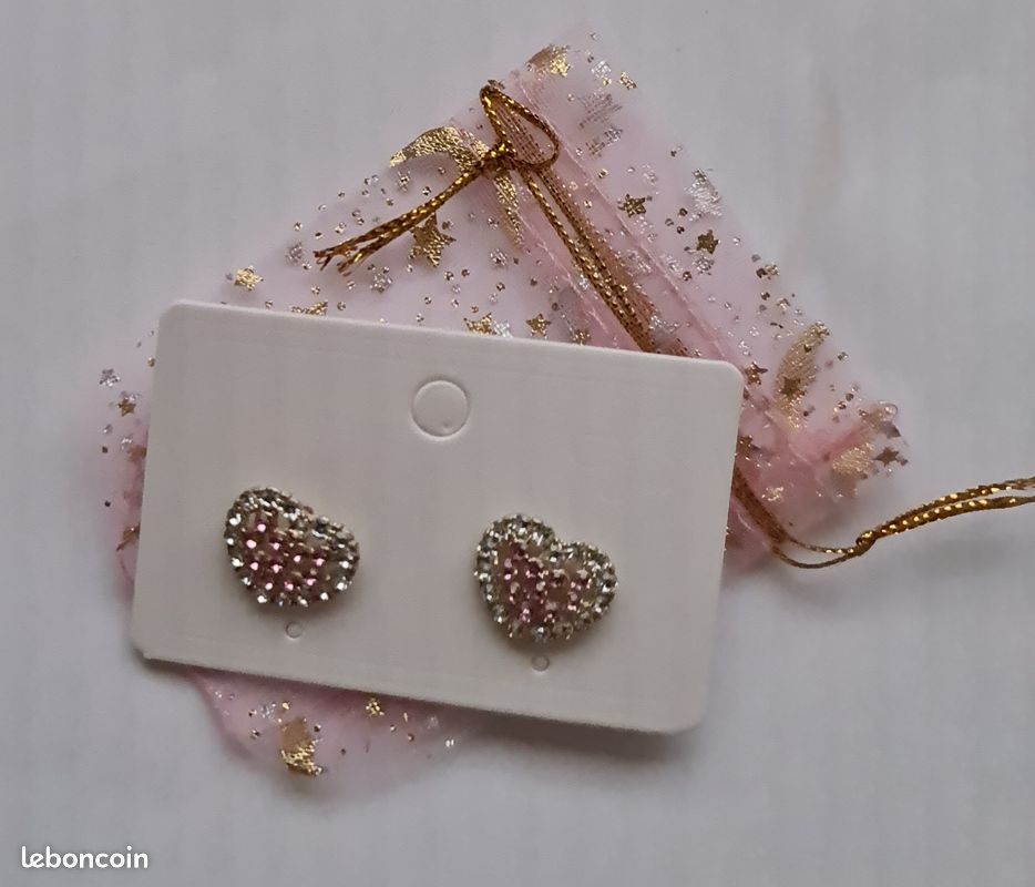 Parure de bijoux pour femmes (collier + boucles d'oreilles