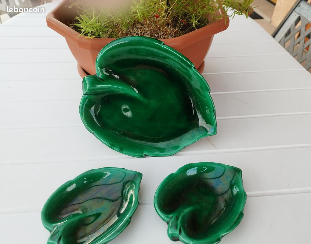 Vietri Servizio Piatti 2pz. in Ceramica Vietri 100% decorato a mano Verde Scuro Vietri Servizio Piatti 2pz. in Ceramica Vietri 100% decorato a mano Verde Scuro