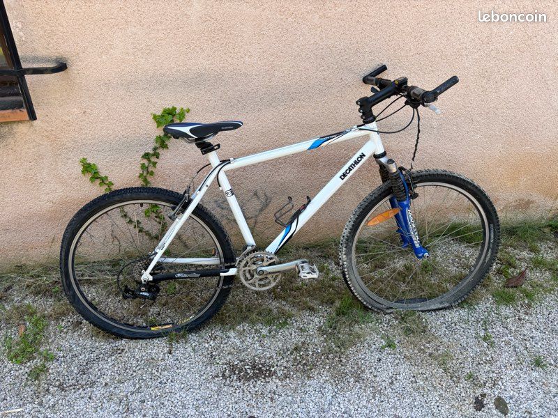 Fourche VTT Manitou Magnum 1″ – Pour Pièces Ou Réparation – 26 Pouces, Argent, Vintage