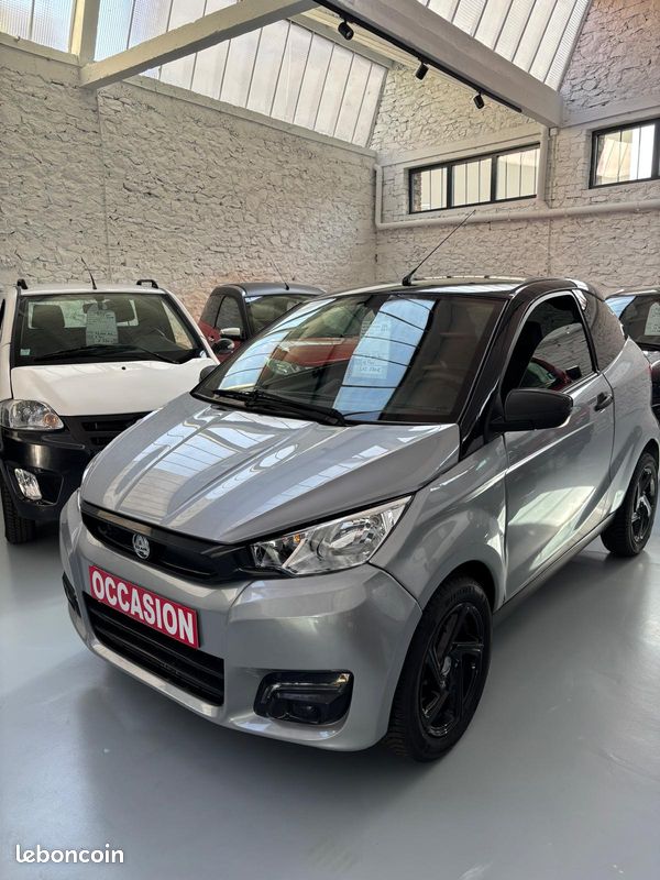 đđ Aixam coupĂ© Evo 2023 Garantie 12 mois + OpĂ©ration reprise* Garage Boyer đ (image 2)