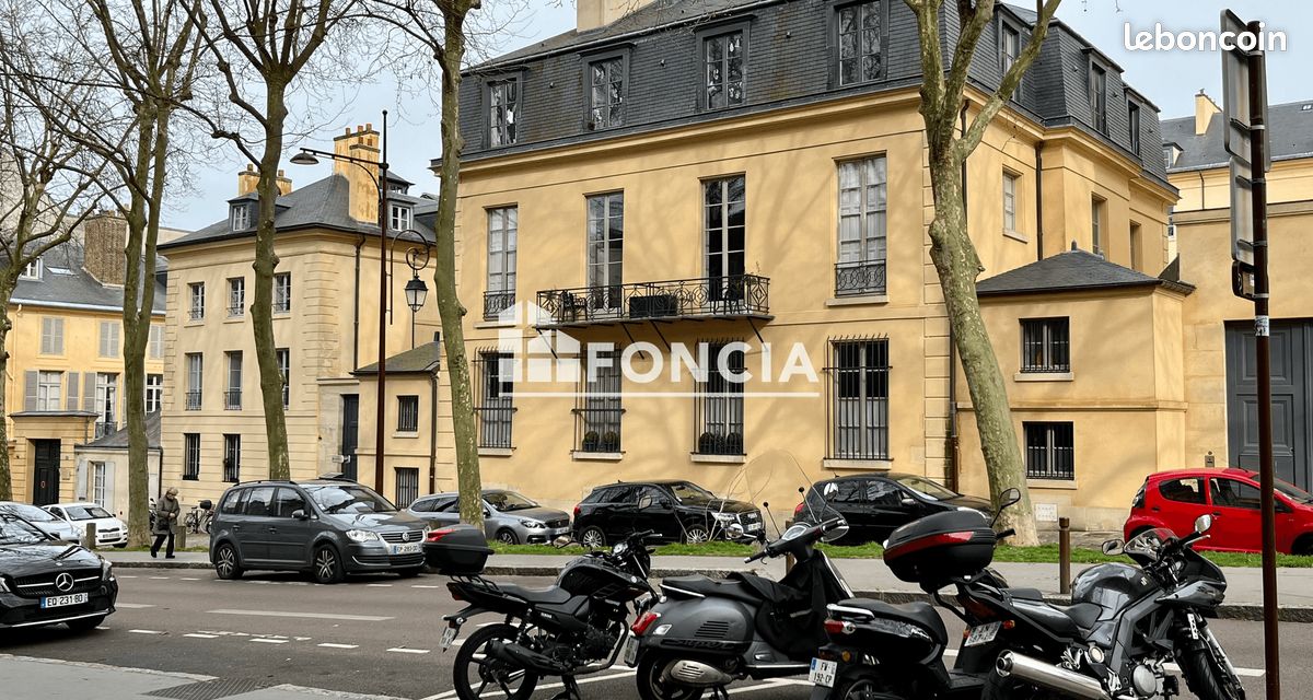 Garage · à Versailles · 112 €/mois