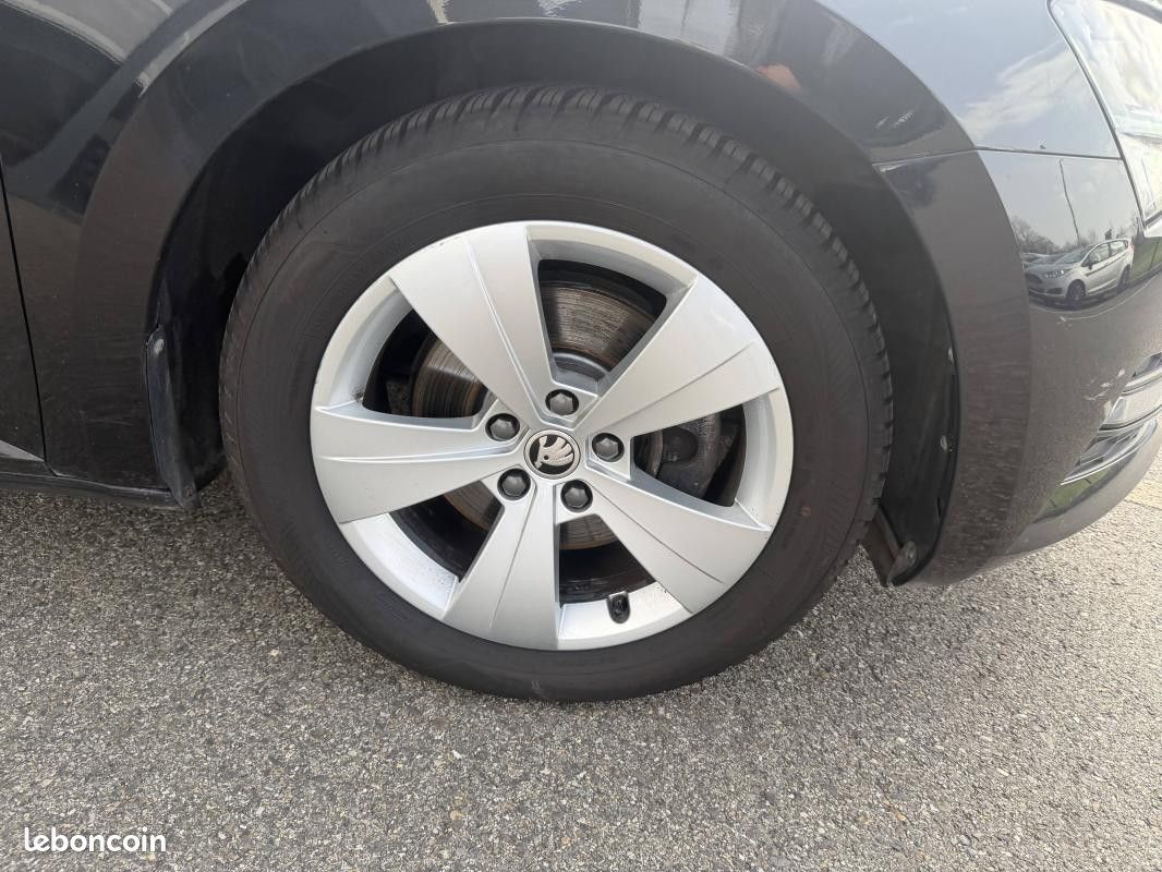 Skoda Superb III 2.0 TDI 150ch SCR Business DSG7 Garantie Nationale 12 Mois (image 17)