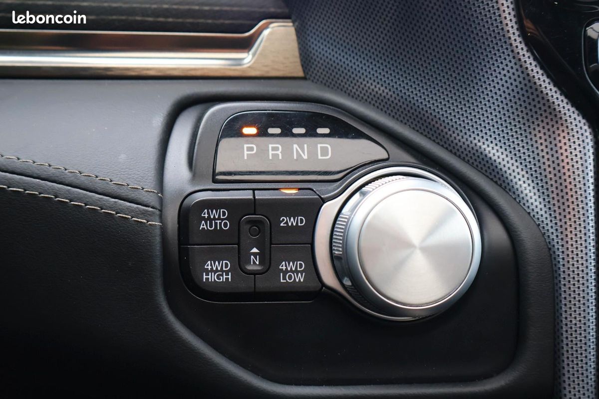 Dodge RAM 1500 Limited 5.7 V8 HEMI 401 ch 4x4 – Harman Kardon – GPL – Toit pano (image 8)