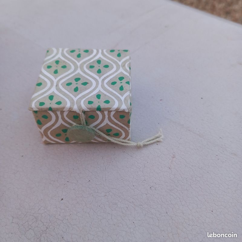 Petit coffret - (image 1)