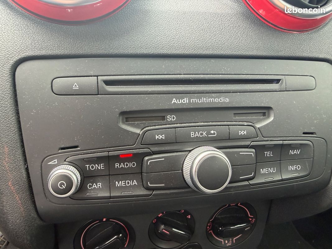 AUDI A1 1.2 TFSI 86 CH PACK S LINE EXT / SIEGES CHAUFFANTS / CLIm (image 18)