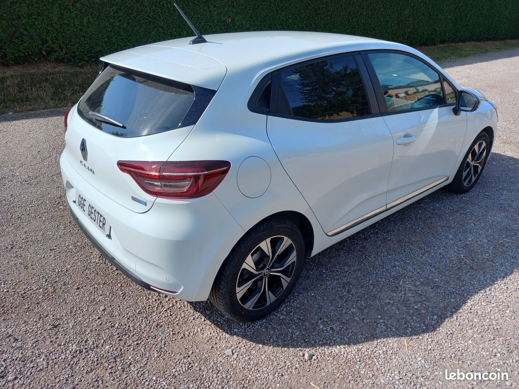Clio v ste 1.6 e-tech 145 evolution gps camera 30202 kms garantie 12 mois partout en france (image 4)