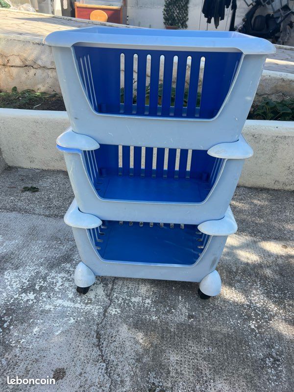 Étagère de rangement en plastique à roulettes – 3 niveaux (image 1)
