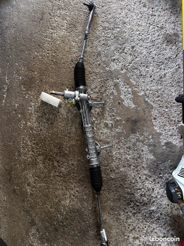 Crémaillère de direction hydraulique Peugeot 308 Citroën berlingo (image 1)