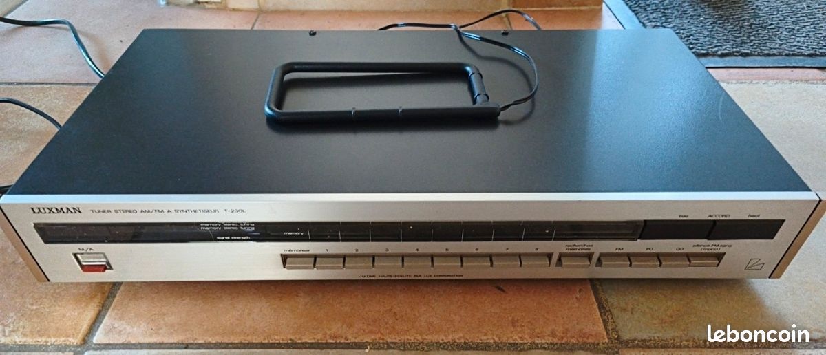Tuner Radio Luxman T-230L – Synthétiseur Vintage – Occasion Bon état