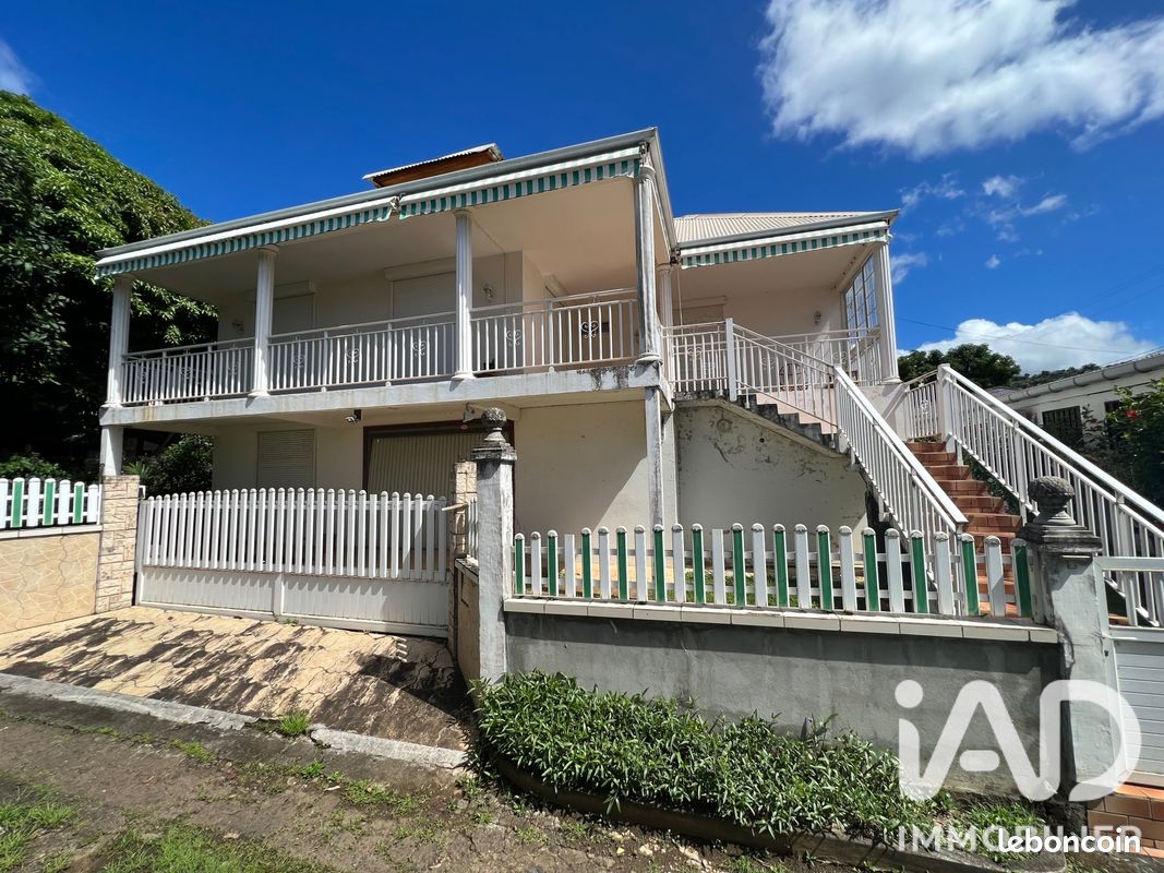 Maison 7 pièces 208 m² · à Baillif · 208 m² · 225 000 €