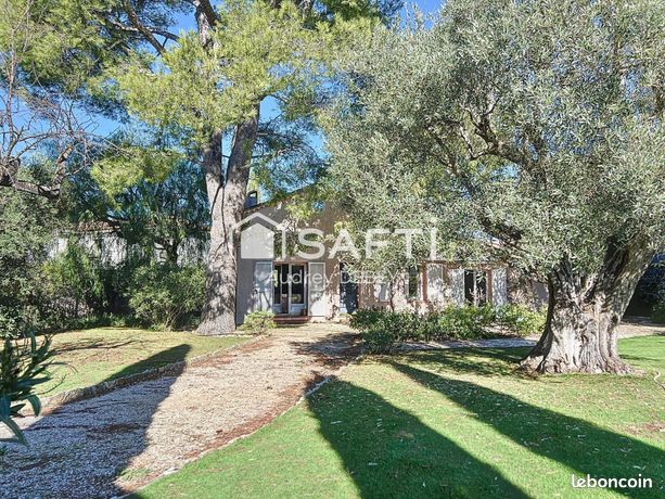 Propriété 5 pièces 135 m²