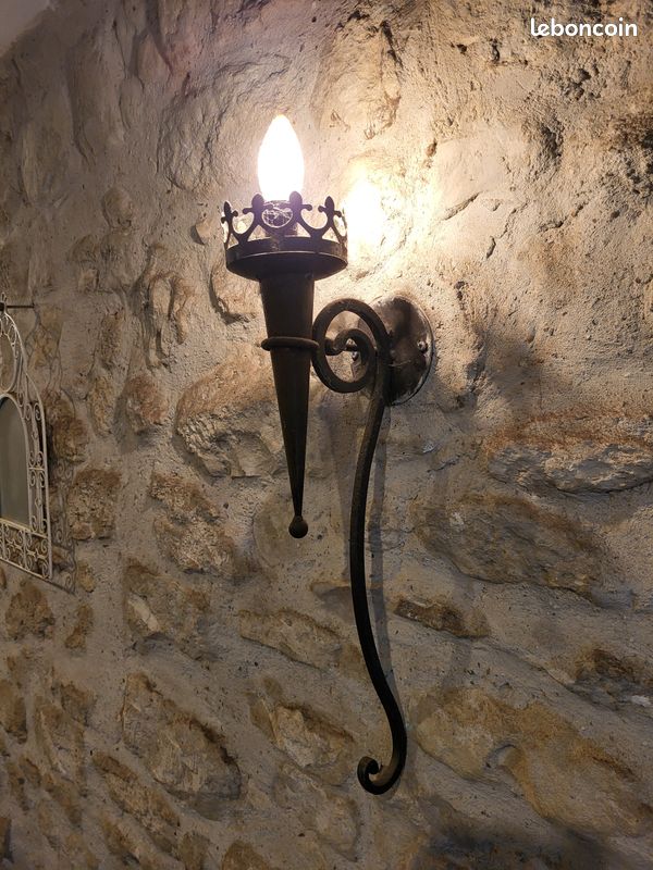 Appliques en fer forgé / Applique murale / Luminaire Noir - Vendu