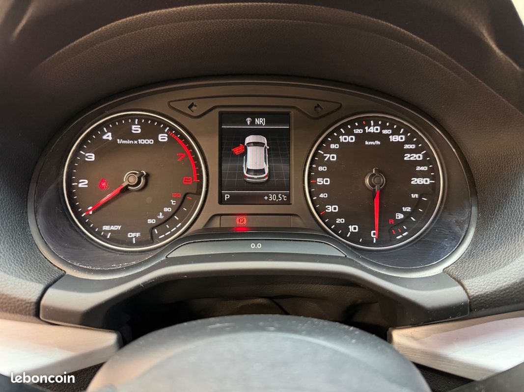Audi Q2 35 TFSI 150Ch S-LINE INTERIEUR ET EXTERIEUR / BOITE AUTO / HISTORIQUE COMPLET AUDI / CAMERA DE RECUL / KEYLESS ACCESS / CLIM BI-ZONE (image 17)