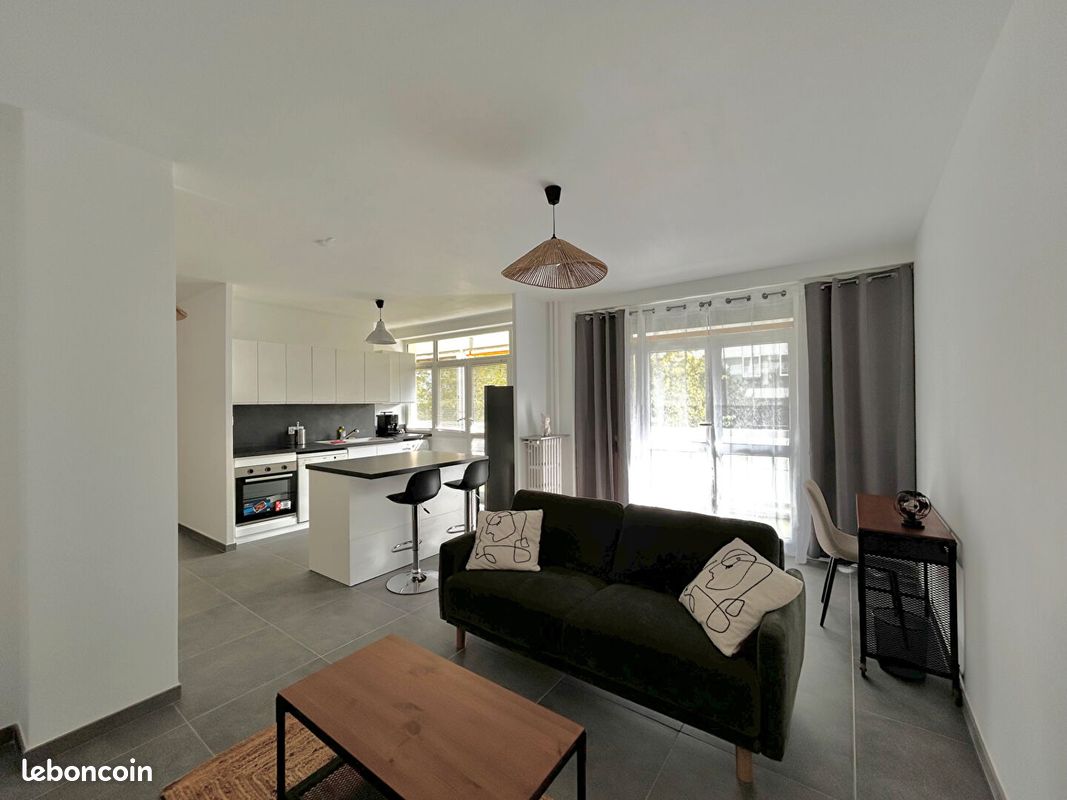 Appartement 2 pièces 48 m² · à Saint-Étienne · 48 m² · 670 €/mois