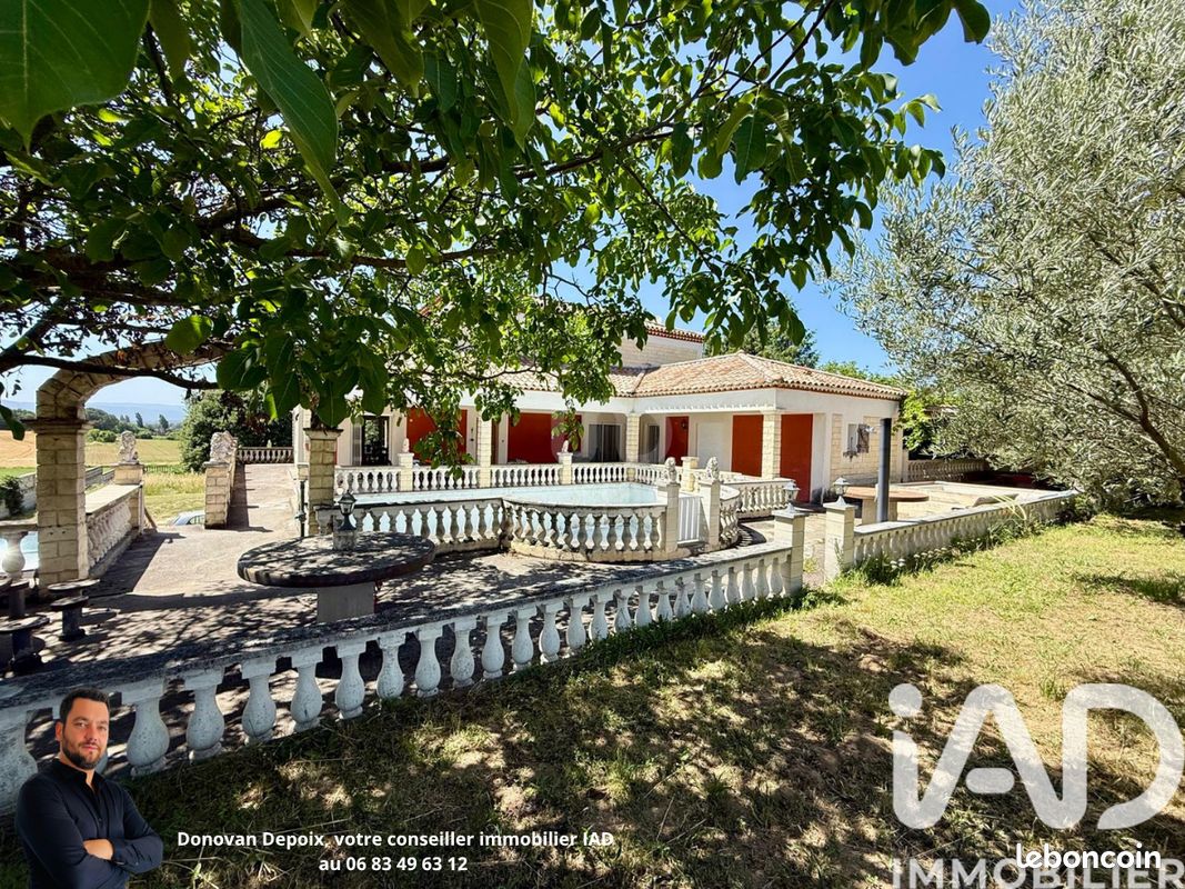 Maison 8 pièces 315 m² · à Montvendre · 315 m² · 521 000 €