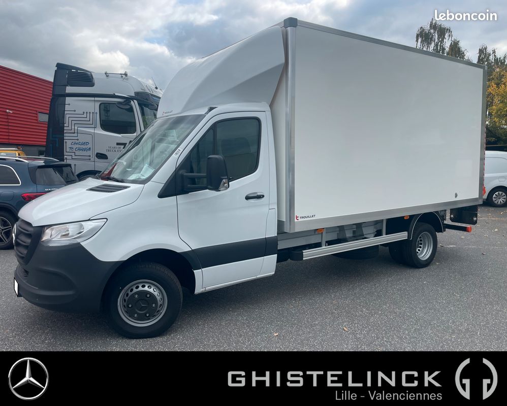 51 990 HT Mercedes Sprinter 515 CDI 150 CH 20m3 HAYON 1024 Euros HT/mois (image 1)