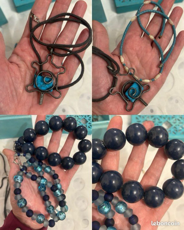 Lot de bijoux fantaisie anciens (colliers, bracelets ...) - Montres & Bijoux