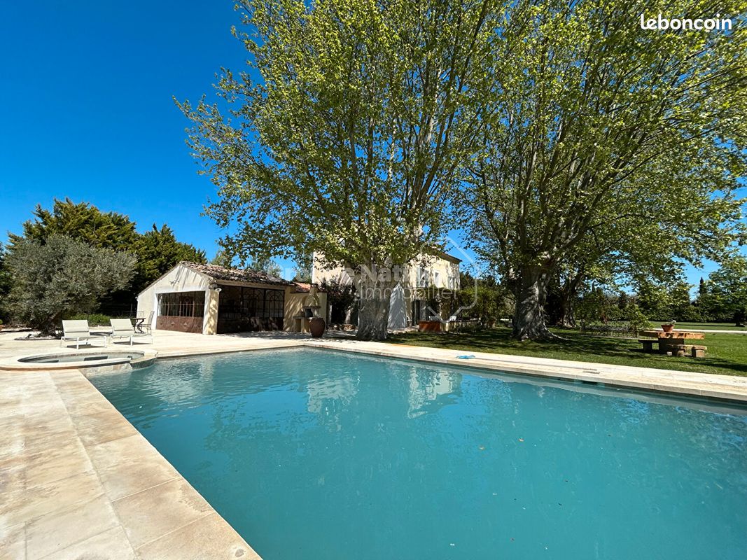 Maison 9 pièces 303 m² · à Pernes-les-Fontaines · 303 m² · 1 690 000 €