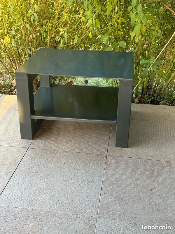 Table basse contemporaine (image 1)