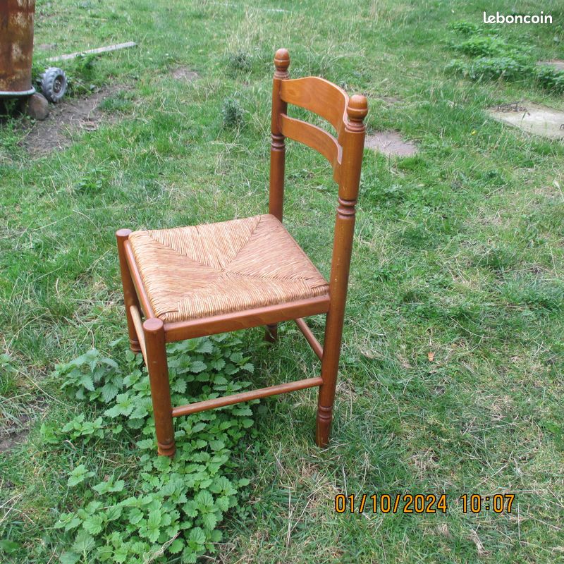 Lot de chaises (image 1)