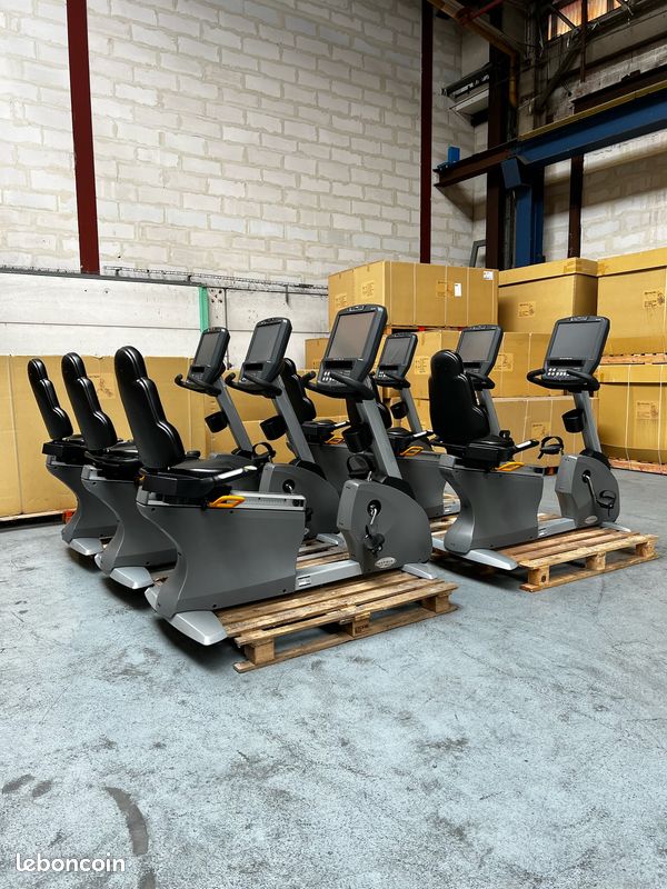 Recumbent Bike R7X Matrix 7X line occasion cardio training vélo semi allongé avec dossier confortable professionnel indoor intérieur (image 1)