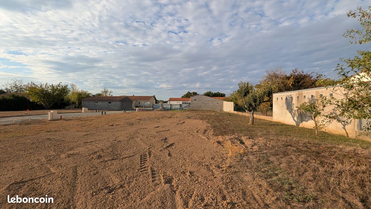 Terrain 363 m² · à Saint-Hilaire-de-Chaléons · 363 m² · 81 000 €
