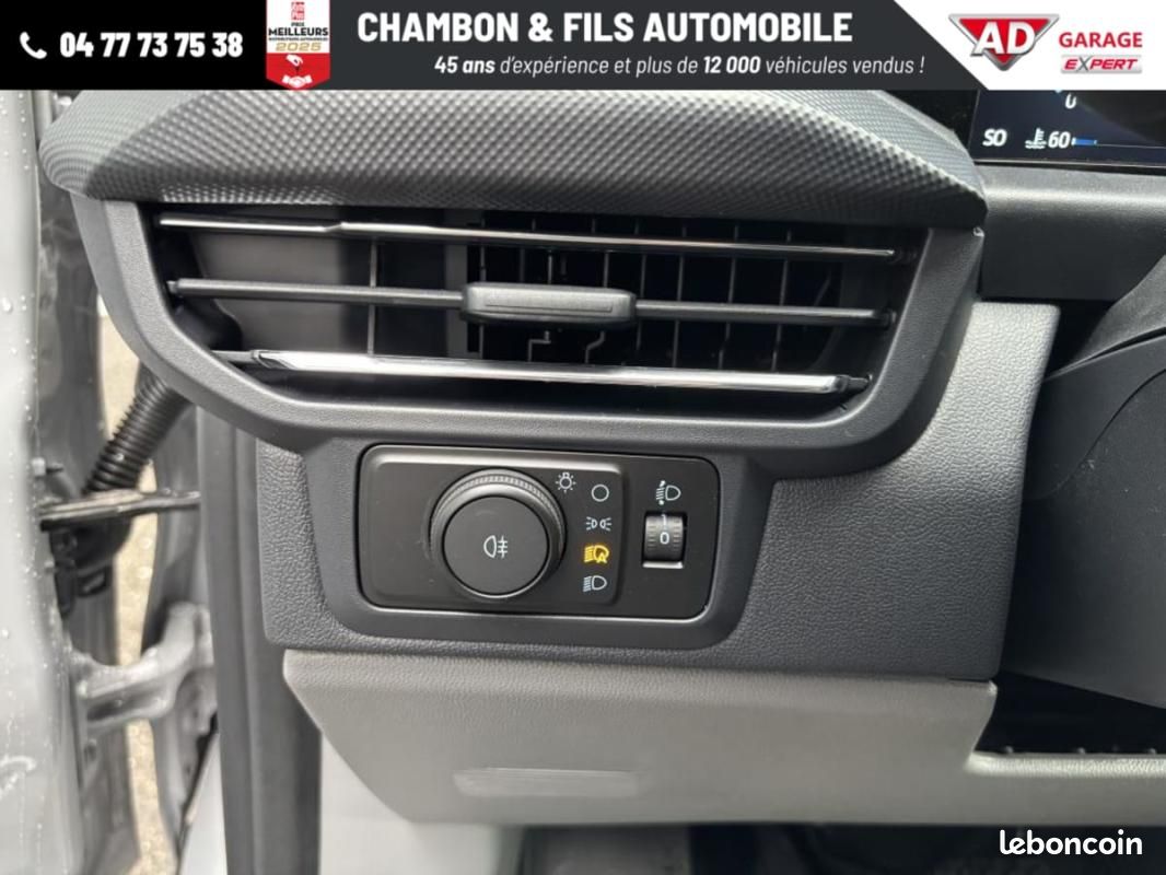 Ford Transit Custom FOURGON 320 L2H1 2.0 ECOBLUE 170 CH BVA8 LIMITED Prix: 35825 HT (image 21)