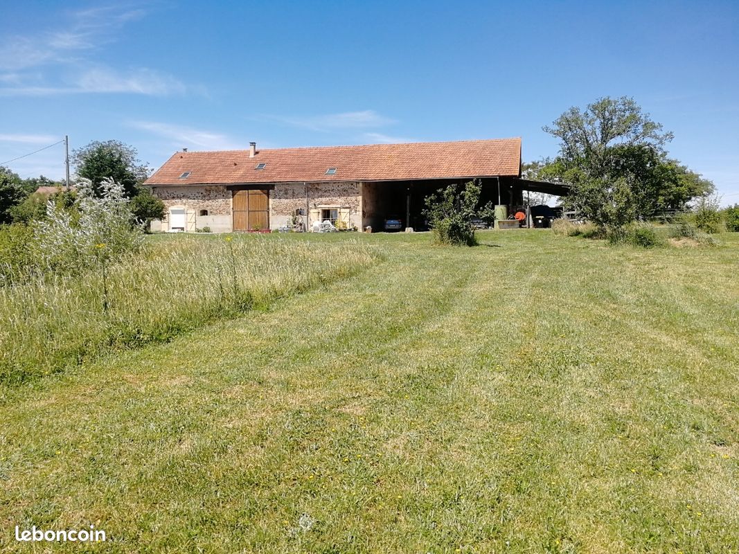 Maison 10 pièces 317 m² · à Néris-les-Bains · 317 m² · 129 900 €