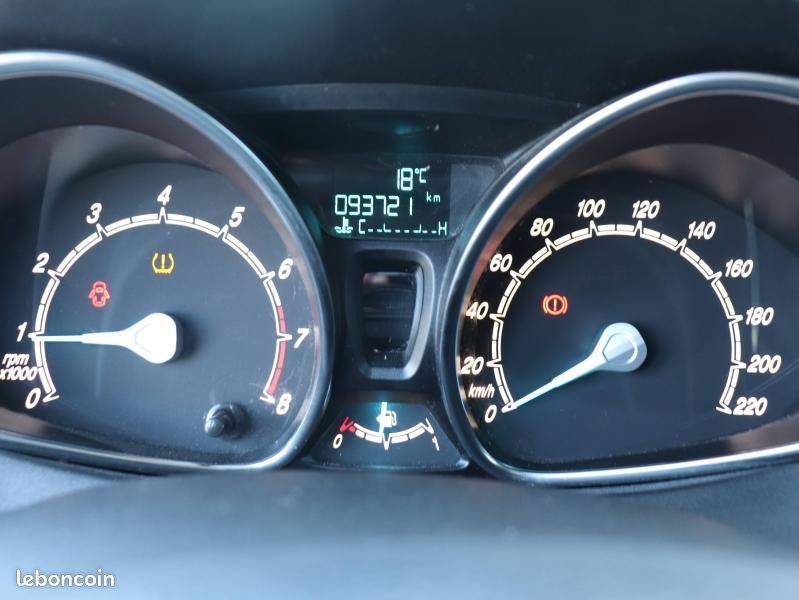 Ford B-MAX 1.0 SCTi 100ch EcoBoost Stop&Start Trend (image 12)