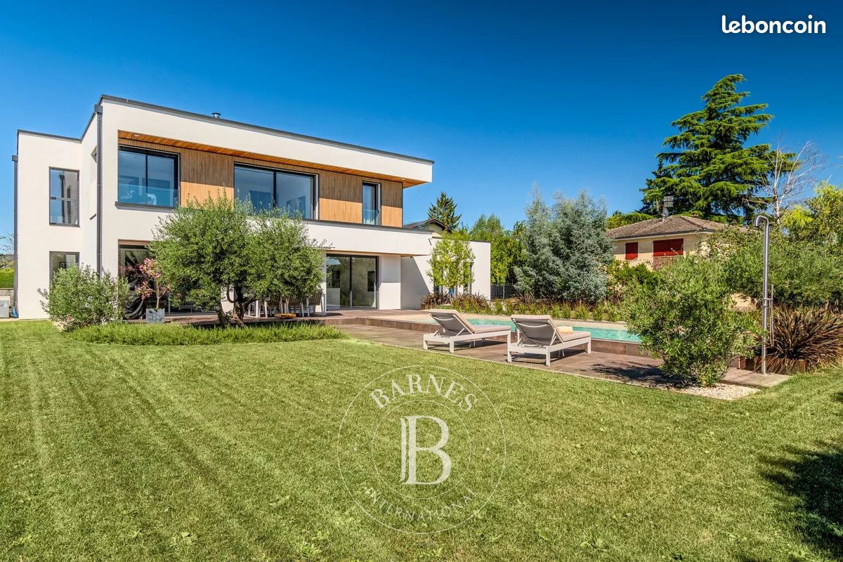 Maison 7 pièces 154 m² · à Messery · 154 m² · 1 830 000 €
