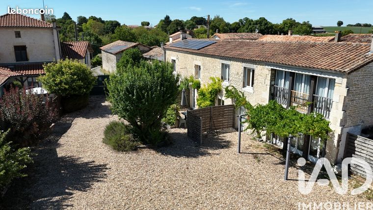 Maison 11 pièces 371 m²