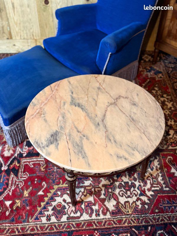 Table basse de style Louis XVI en acajou (image 2)