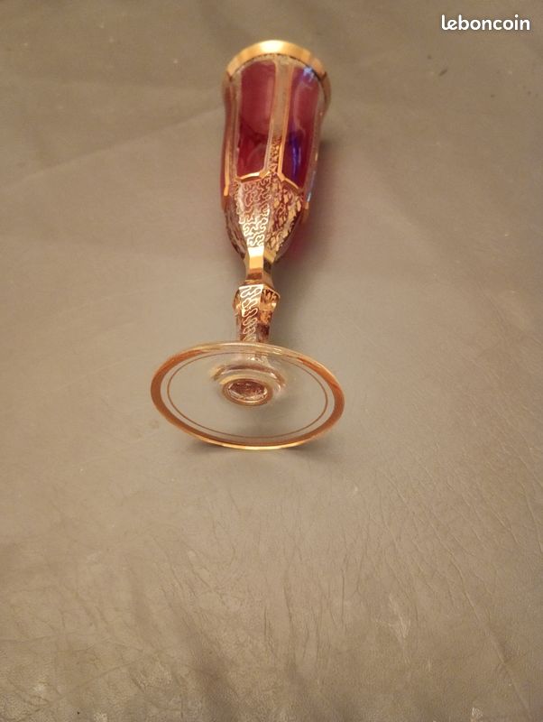 Verre à Vin Moser - Cabochon Incrusté Or Rouge - Canneberge Claire - Vers 1900 - Occasion