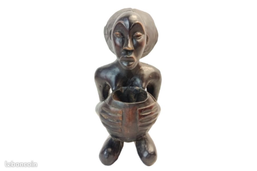 La porteuse de coupe luba du don Labrique