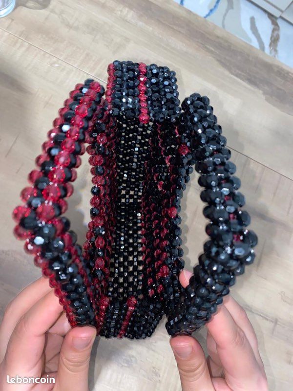 Sac à Main En Tissu Rouge Brodé De Perles - Style Ethnique Fait Main (India) - Occasion Bon état