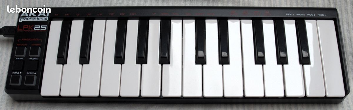 Clavier MIDI USB AKAI LPK25 - 25 Touches, Arpégiateur, Compatible Mac/PC - Idéal Production Musicale