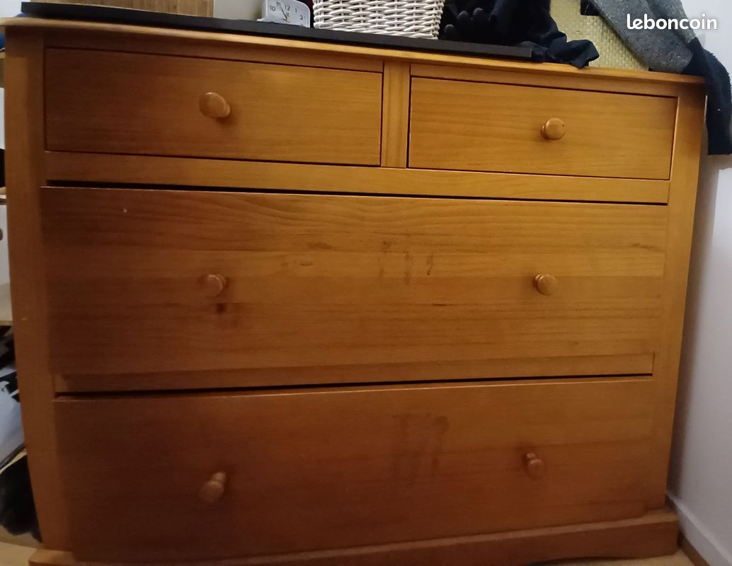 Commode en bois (image 1)