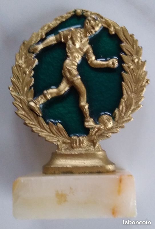 Lot 4 trophées collector (image 4)