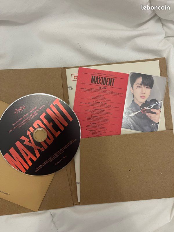 Stray kids album (image 2)