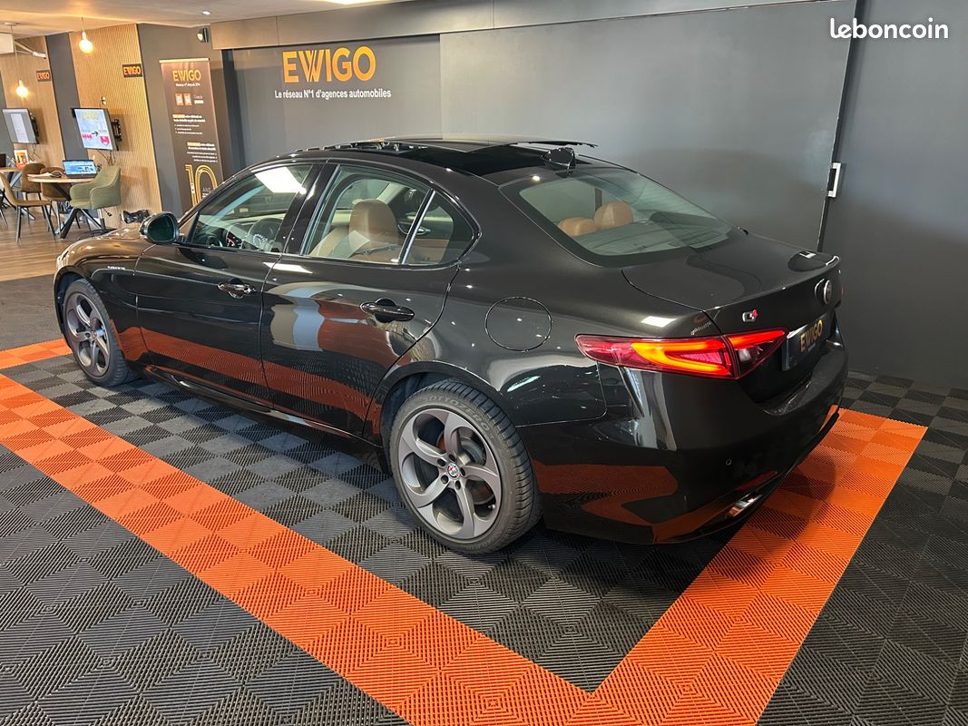 ALFA ROMEO GIULIA 2.2 210ch Q4 BVA – TOIT OUVRANT + ENTRETIEN COMPLET CONSTRUCTEUR (image 7)