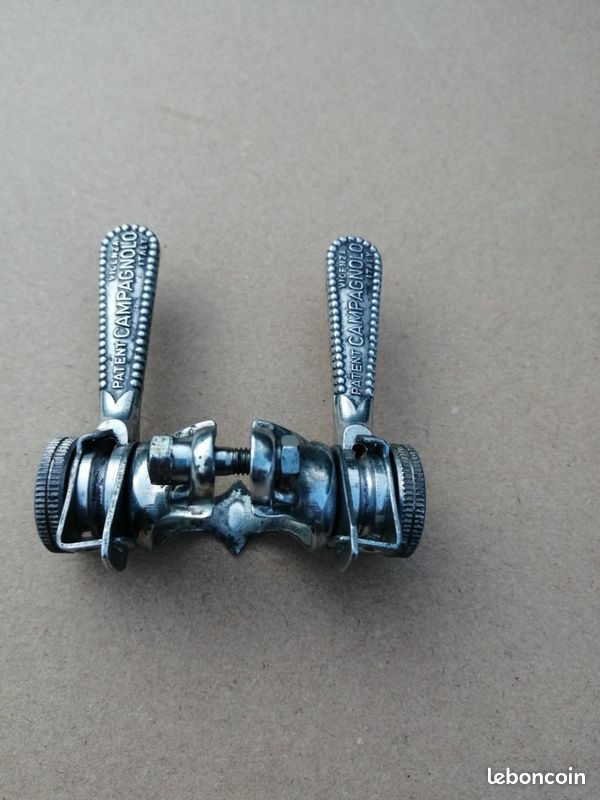 Levier de vitesses Campagnolo Record 9 vitesses, oreille inférieure courbée Downtube Shifters Vintage road bike | Studio Brisant