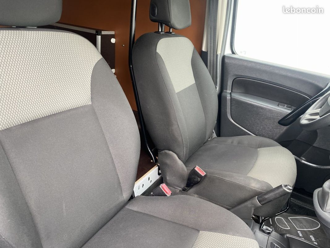 Renault Kangoo Express (2) Standard dCi 80cv Pack Confort (image 10)
