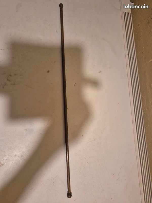 Tringle en fer ancienne (image 1)