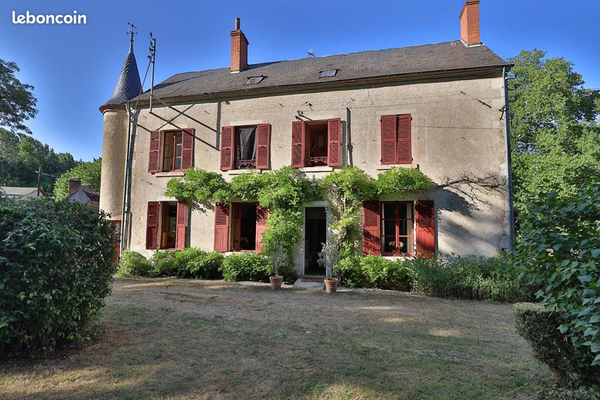 Maison 17 pièces 350 m² · à Mehun-sur-Yèvre · 350 m² · 466 913 €