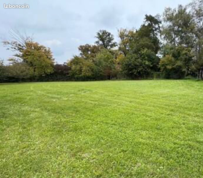 Terrain 800 m² · à Chuzelles · 800 m² · 225 000 €
